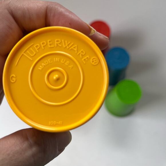 Vtg TUPPERWARE Children Sippy Cup + 4 Classic Bell Tumblers  1318-15 and 109-41 - Picture 7 of 9